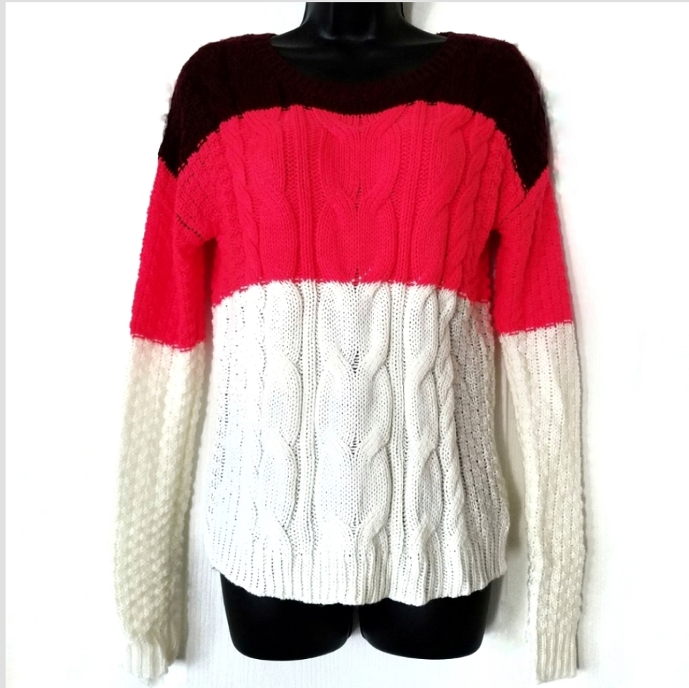 SO colorblock crew neck cable knit cozy sweater